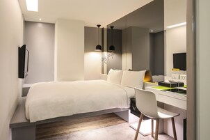 基本雙人房, 1 張標準雙人床 (無窗戶) | 1 間臥室、高級寢具、羽絨被、免費迷你吧