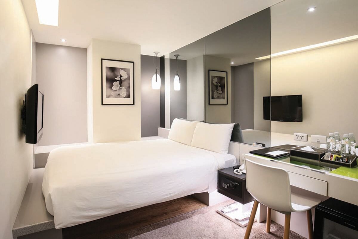 basic room, 1 double bed (no windows) | 1 bedroom, premium bedding, down duvets, free minibar