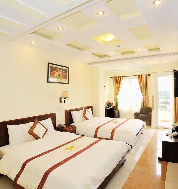 Familienzimmer | Minibar, Schreibtisch, kostenloses WLAN