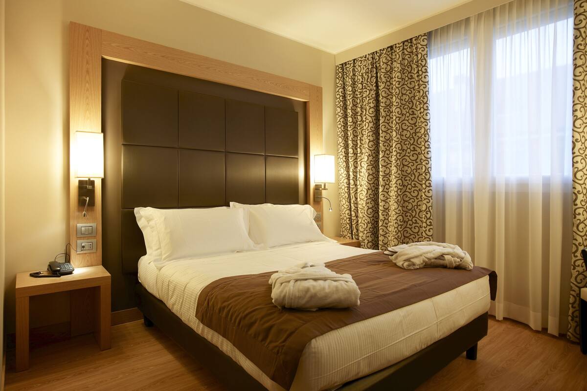 1 bedroom, down duvets, minibar, in-room safe