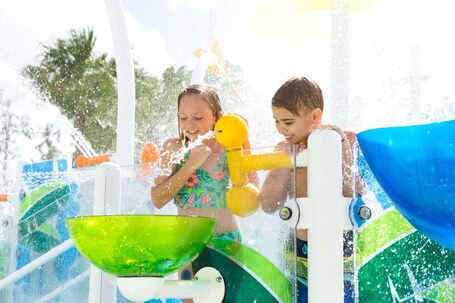 The Grove Resort Water Park Orlando - Image 94