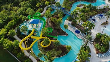 6 piscinas al aire libre, una piscina climatizada