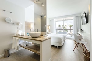 Douche, douche à « effet pluie », articles de toilette écologiques