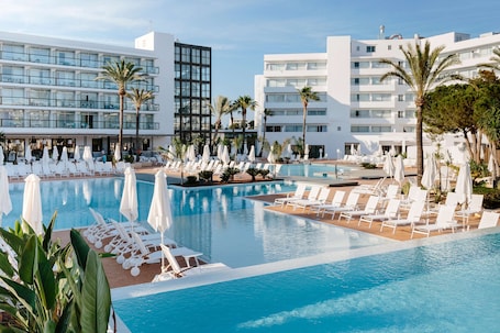 Indoor pool, 2 outdoor pools, pool umbrellas, sun loungers. AluaSoul Ibiza - Adults Only