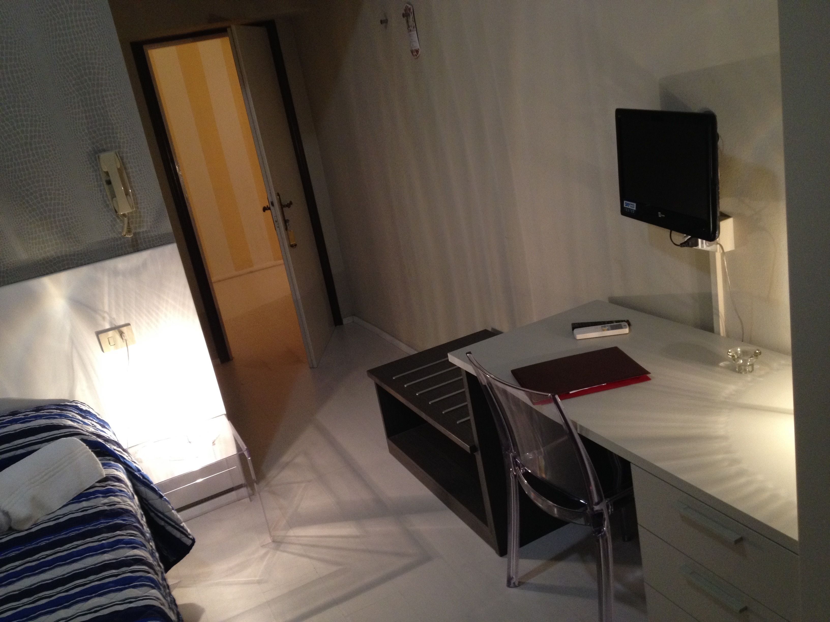 in-room safe, desk, cots/infant beds, rollaway beds