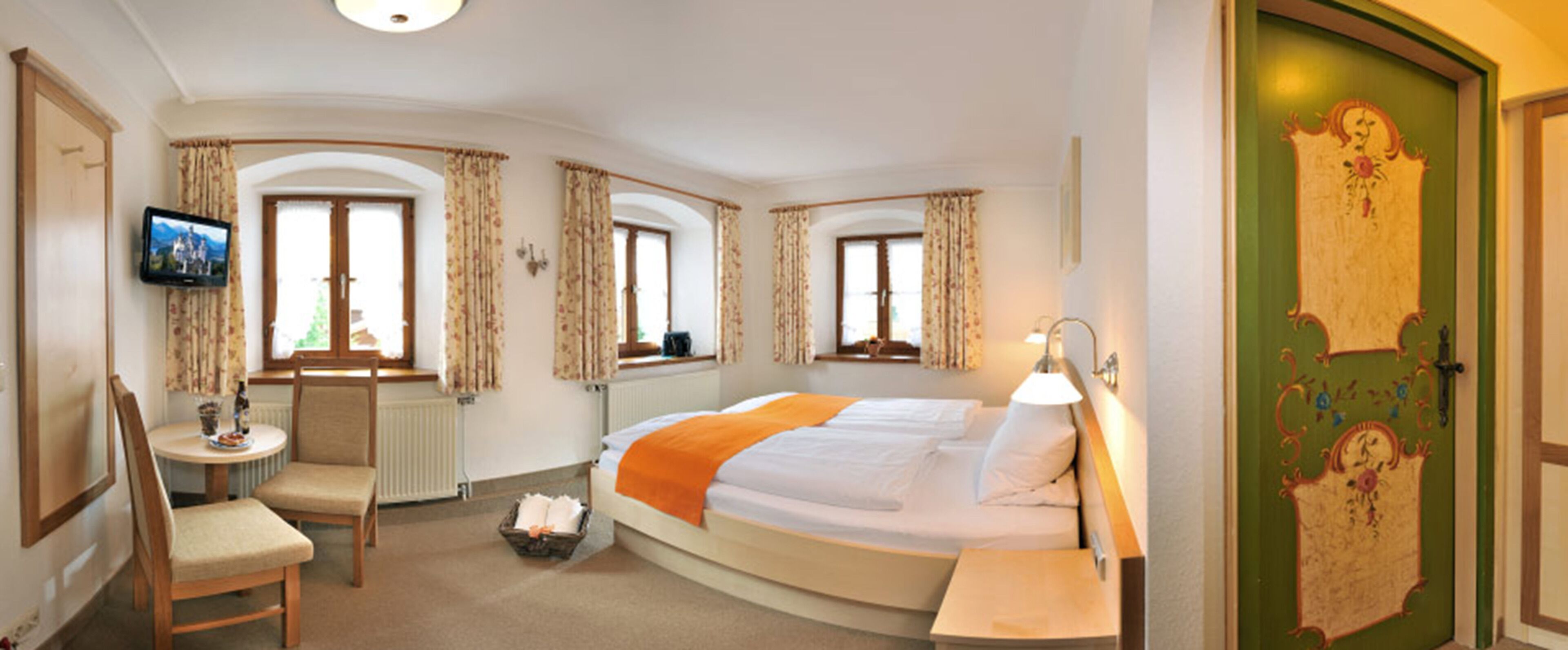 basic double room | room amenity