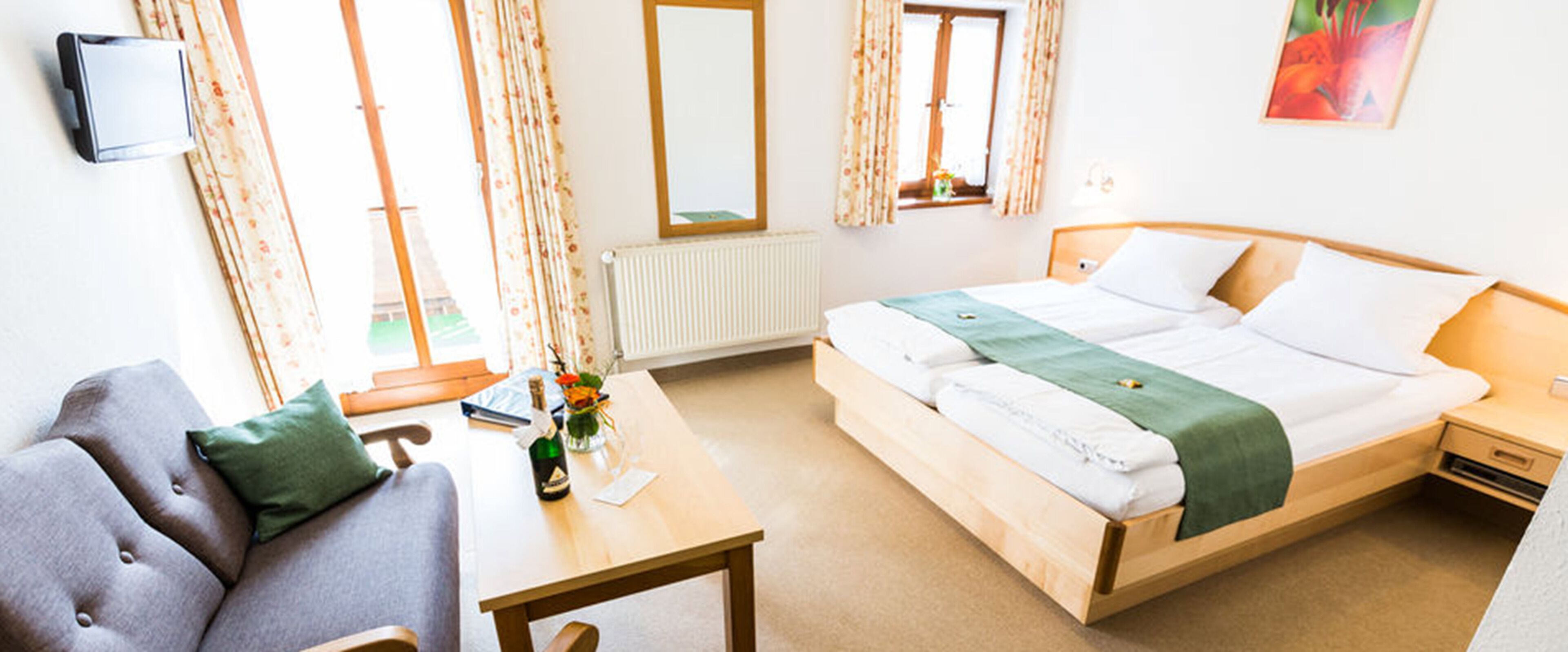 basic double room | premium bedding, pillow-top beds, in-room safe, soundproofing