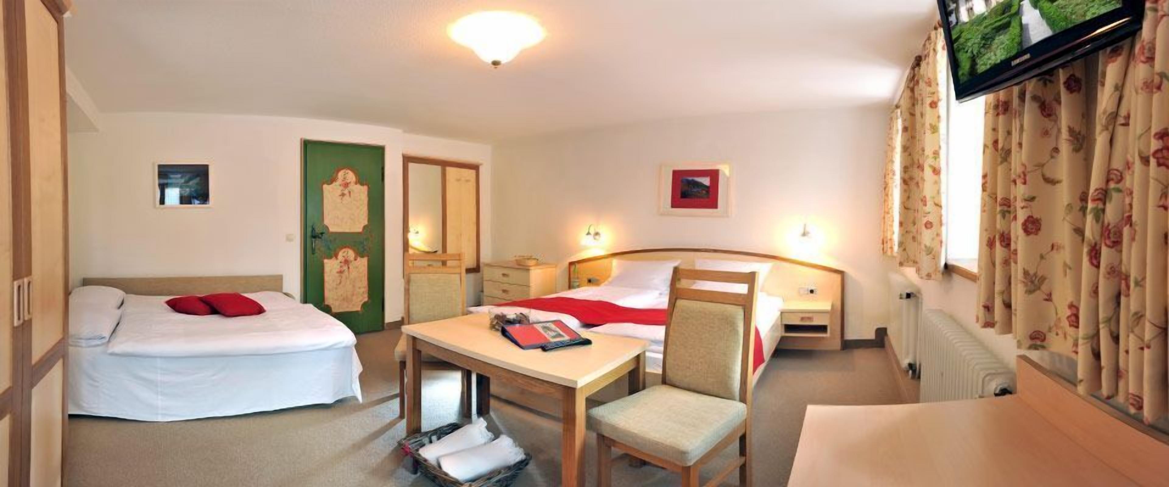 premium bedding, pillow-top beds, in-room safe, soundproofing