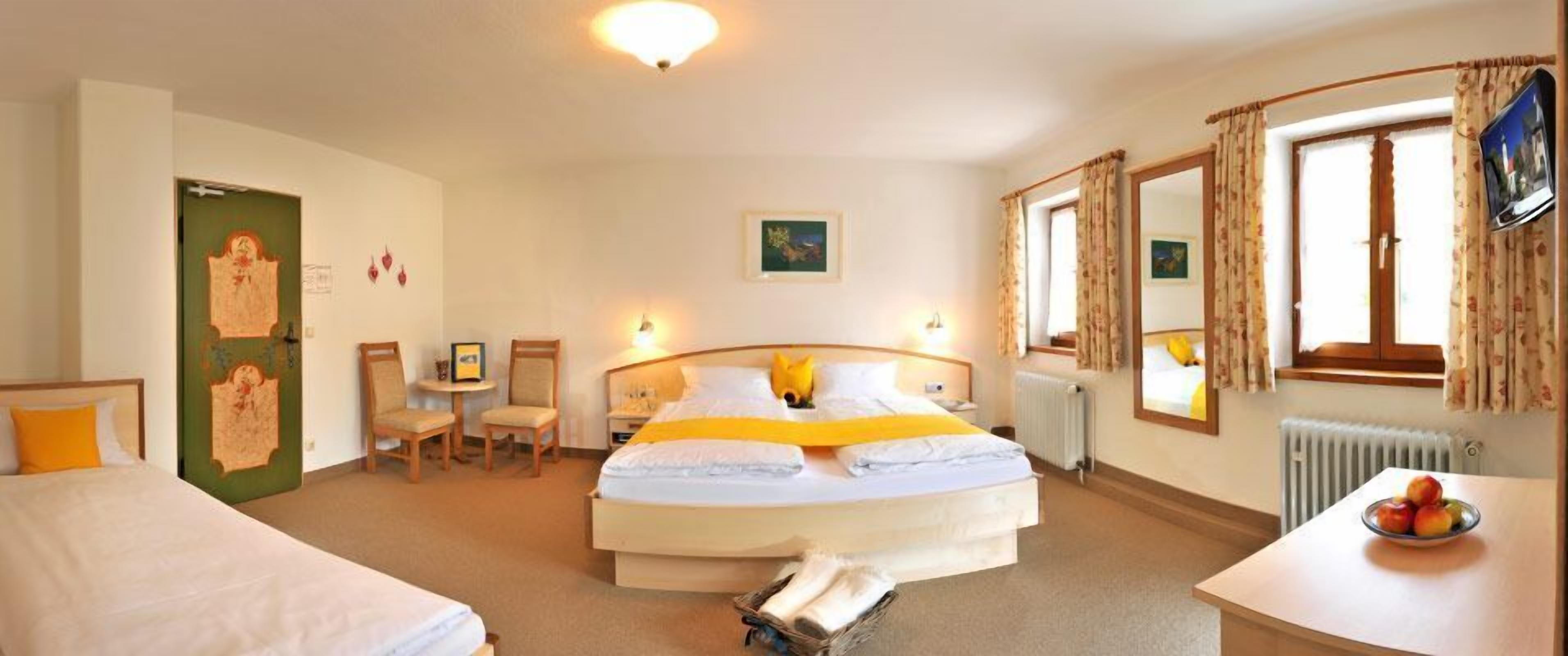 premium bedding, pillow-top beds, in-room safe, soundproofing