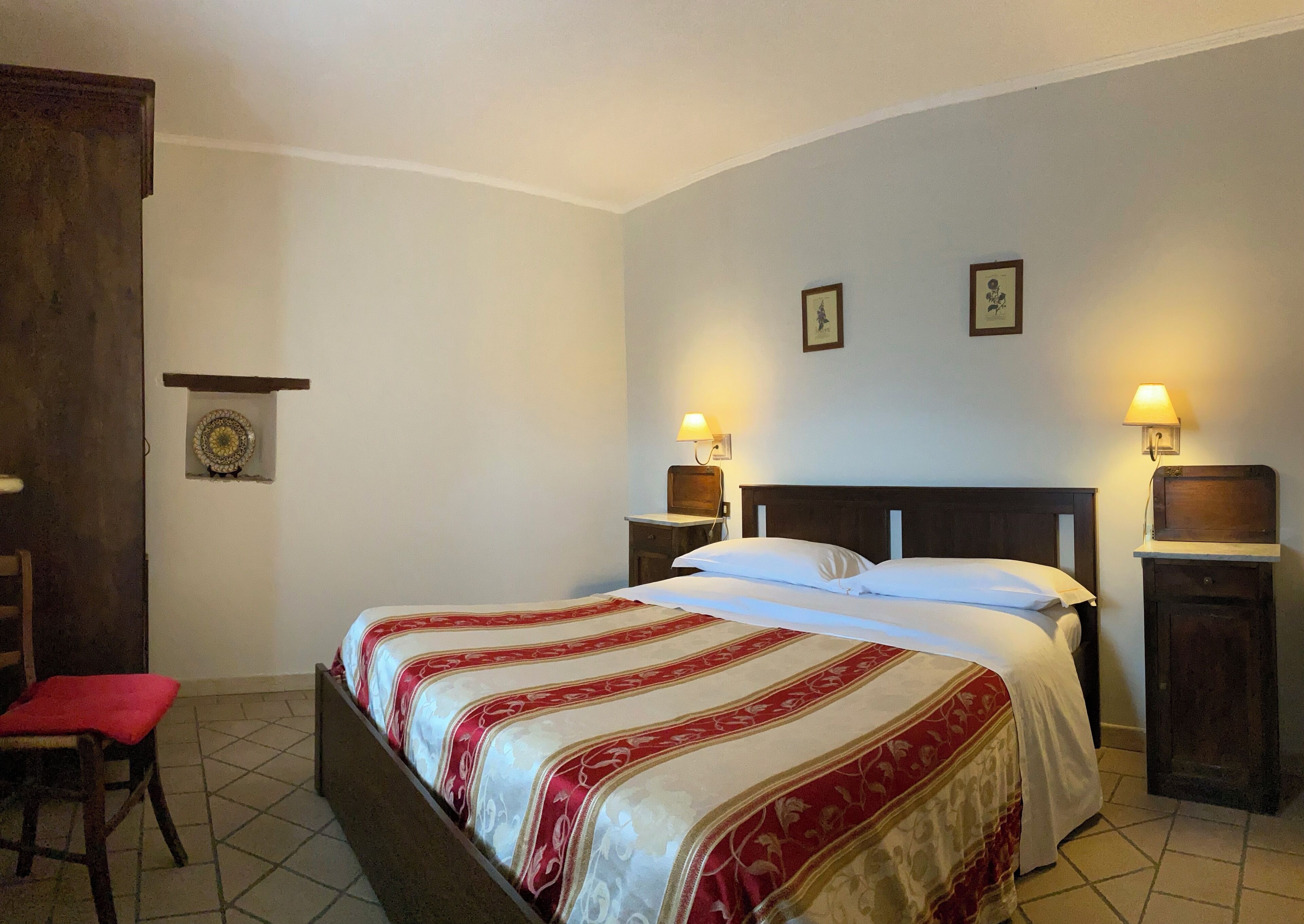 Family Apartment, 3 Bedrooms, Non Smoking, Kitchenette | Hypo-allergenic bedding, down duvets, individually decorated