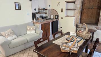 Appartement Classique, 1 chambre, coin cuisine | Coin séjour