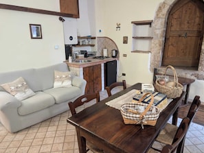 Classic Apartment, 1 Bedroom, Kitchenette | Living area