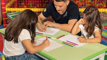 Area giochi per bambini (al coperto)