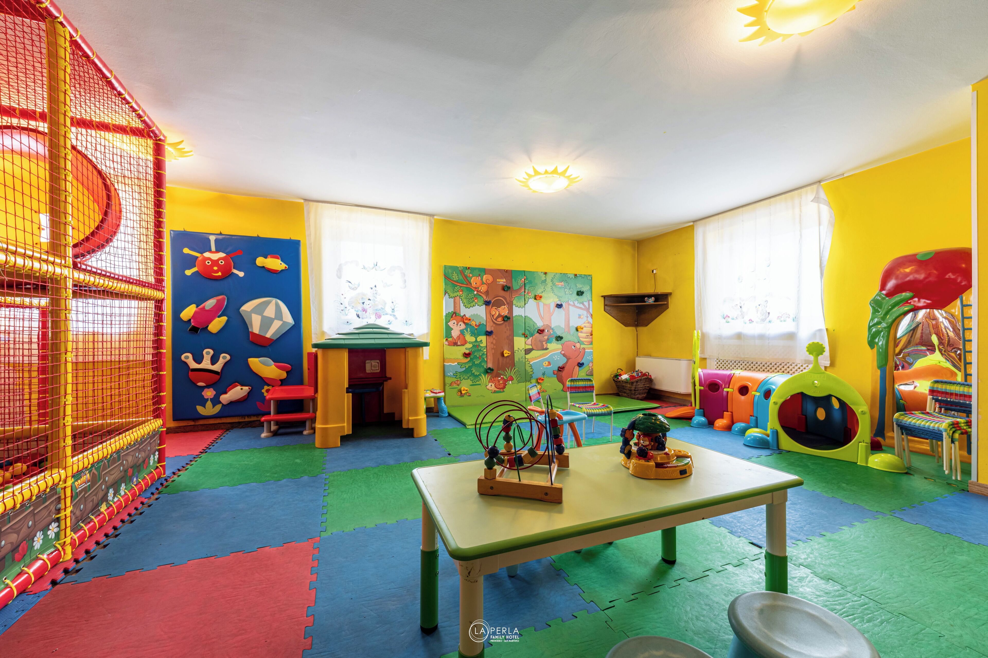 Area giochi per bambini (al coperto)