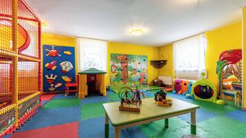 Area giochi per bambini (al coperto)