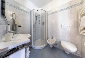 Comfort Double Room, 1 Double or 2 Single Beds | Bathroom