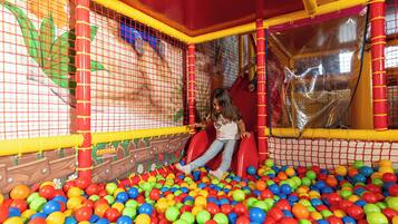 Innen-Kinderspielplatz