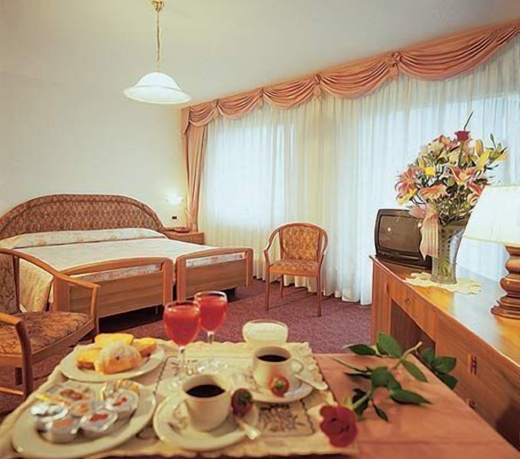 room service – dining