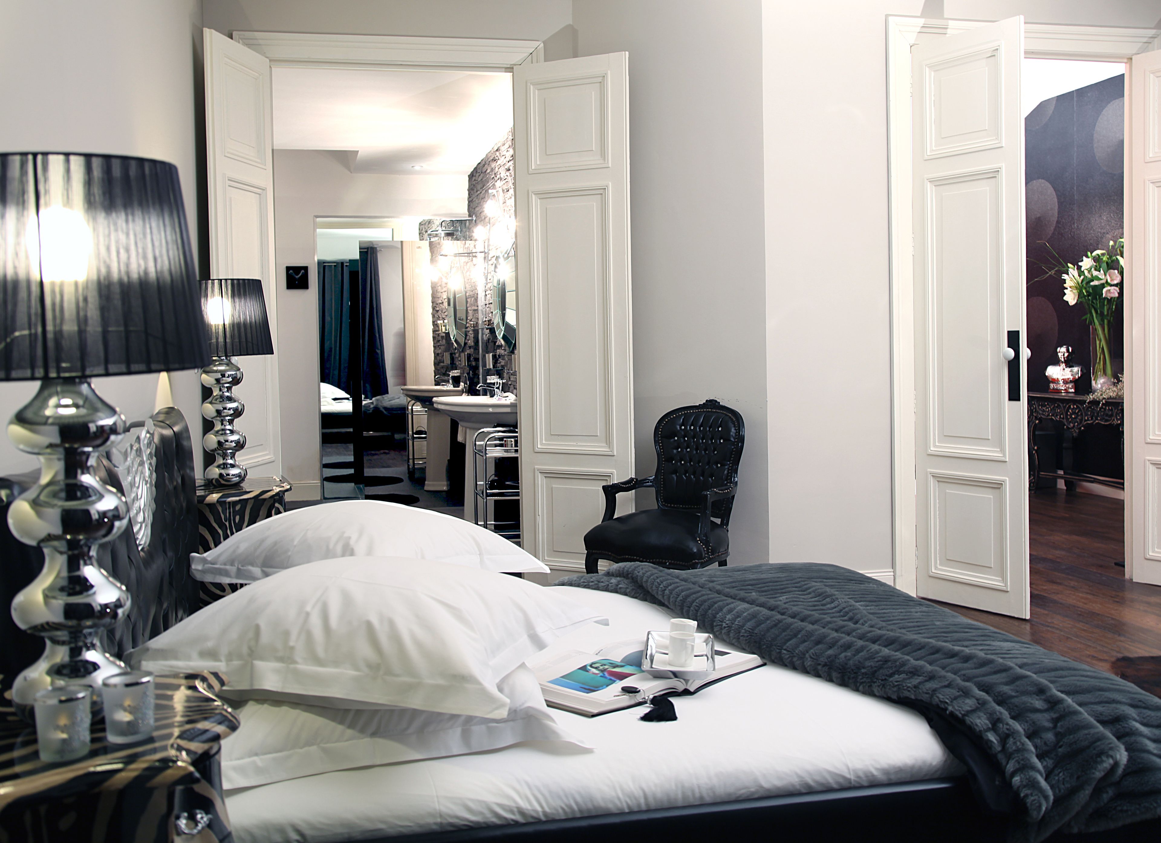 premium suite | premium bedding, minibar, individually decorated, individually furnished