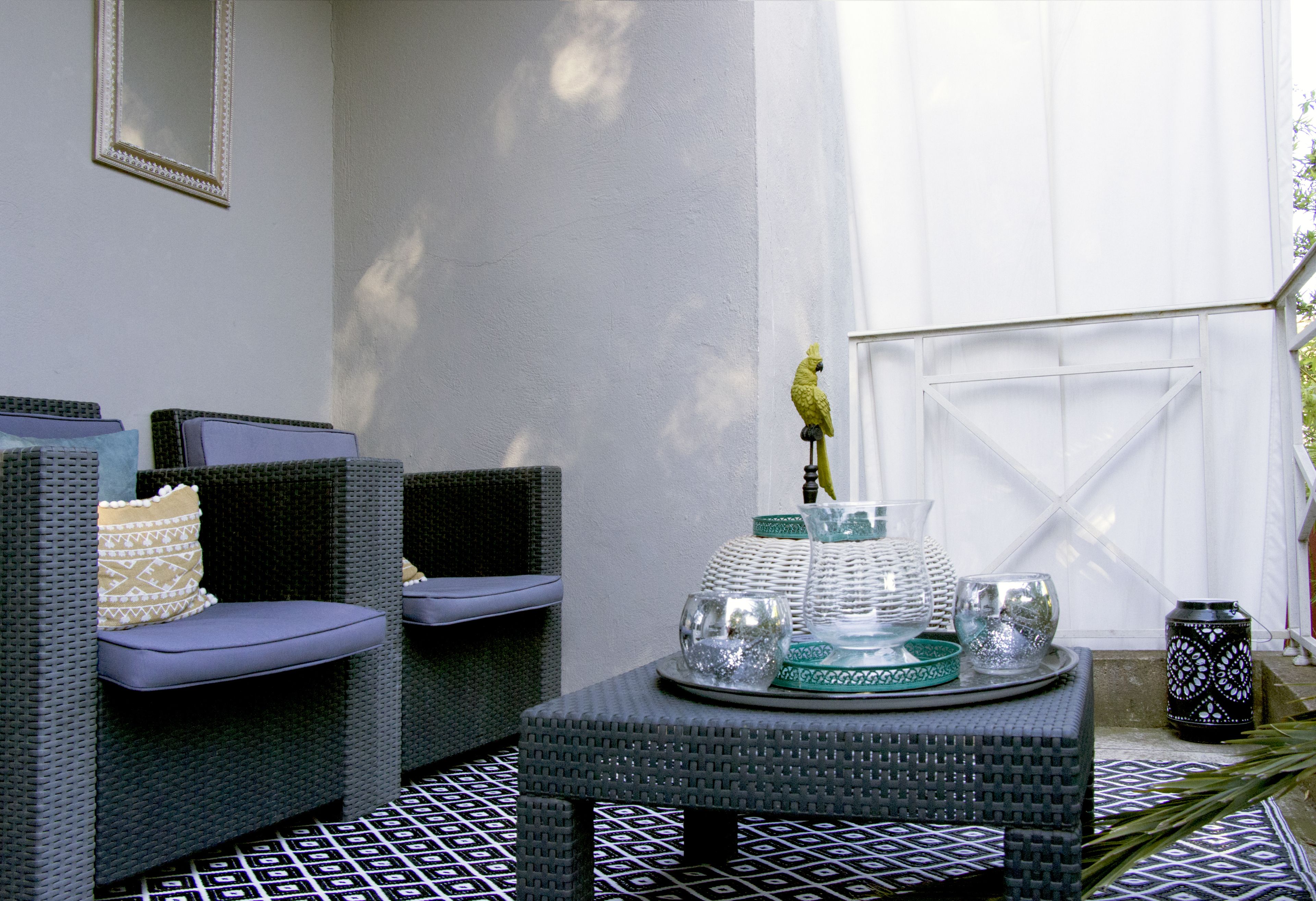 premium suite | living area | flat-screen tv, ipod dock