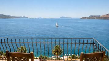 Terra Suite Sea View | Down duvets, minibar, in-room safe, free WiFi