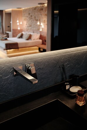 Aqua Suite | Bathroom sink - Villa Tamara Hotel (Kas)
