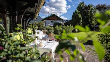 Sun deck