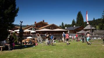 Guests can enjoy a tranquil atmosphere at Firler Lodge, surrounded by nature.