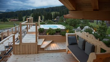 Spa-Außenbereich, Sauna, Whirlpool, Dampfbad, Körperbehandlungen