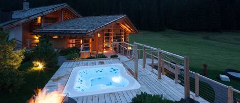 Outdoor treatment area, sauna, hot tub, steam room, body treatments