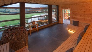 Kawasan rawatan terbuka, sauna, tab panas, bilik wap, rawatan badan 