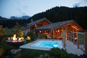 Outdoor treatment area, sauna, hot tub, steam room, body treatments