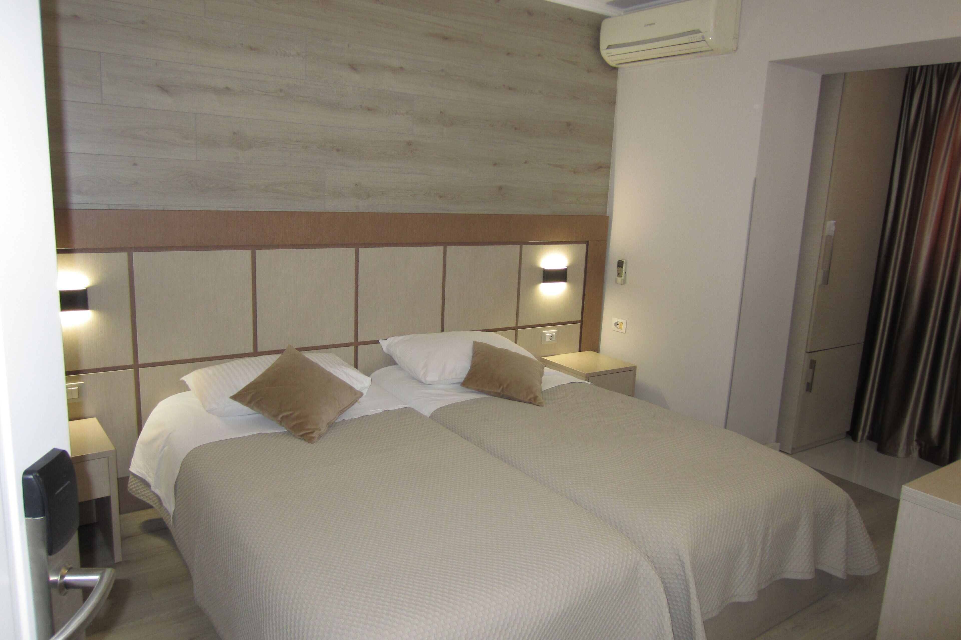 Photo - Freddy's Hotel