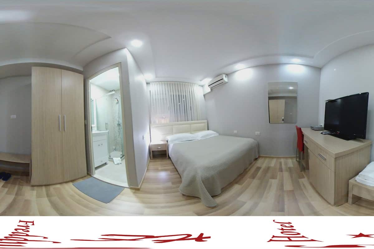 Single Room | WiFi (free), bed sheets