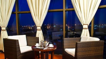 Family Room | Living area | Flat-screen TV