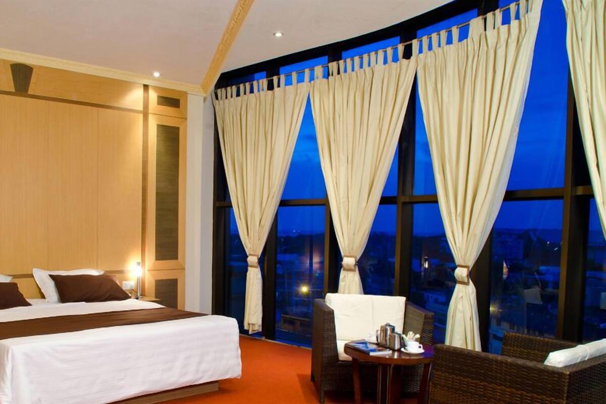 Family Room | In-room safe, desk, soundproofing, rollaway beds