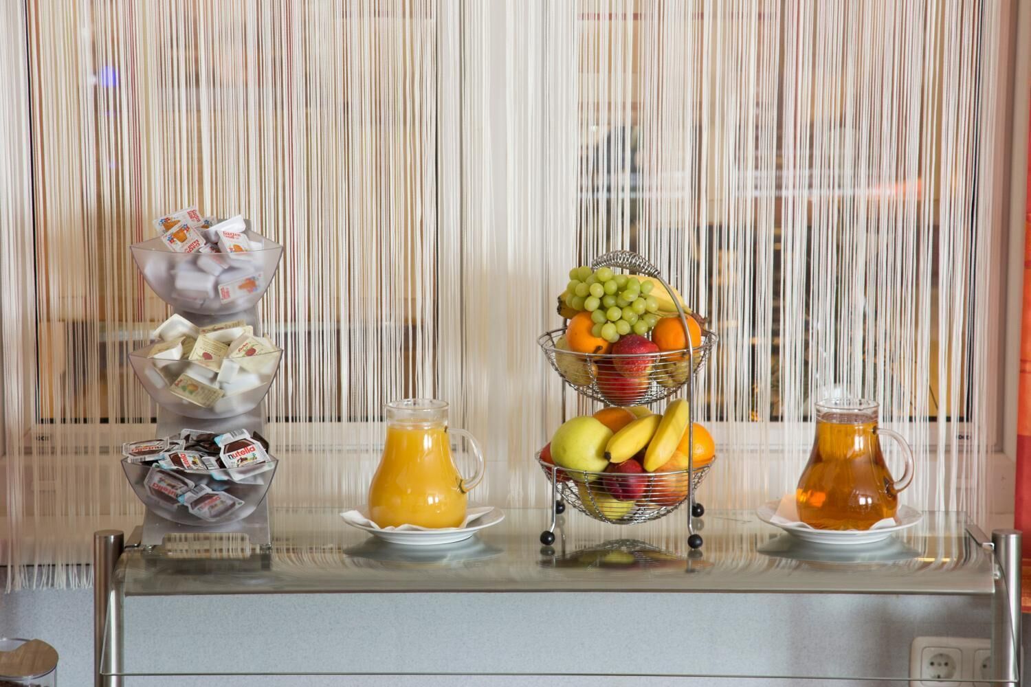 breakfast, lunch and dinner served