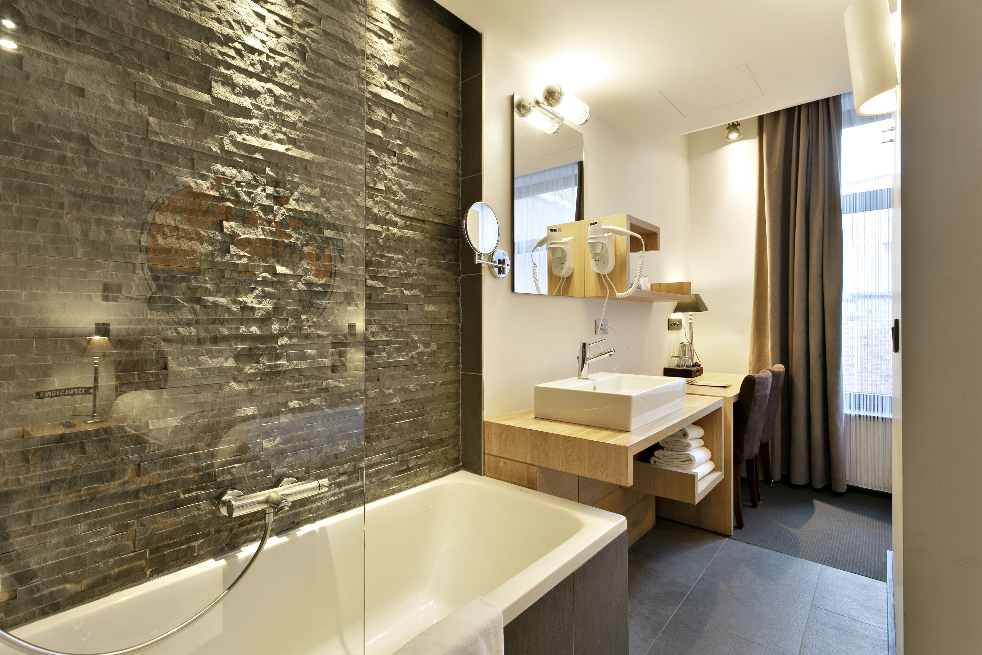 grand double room | bathroom sink