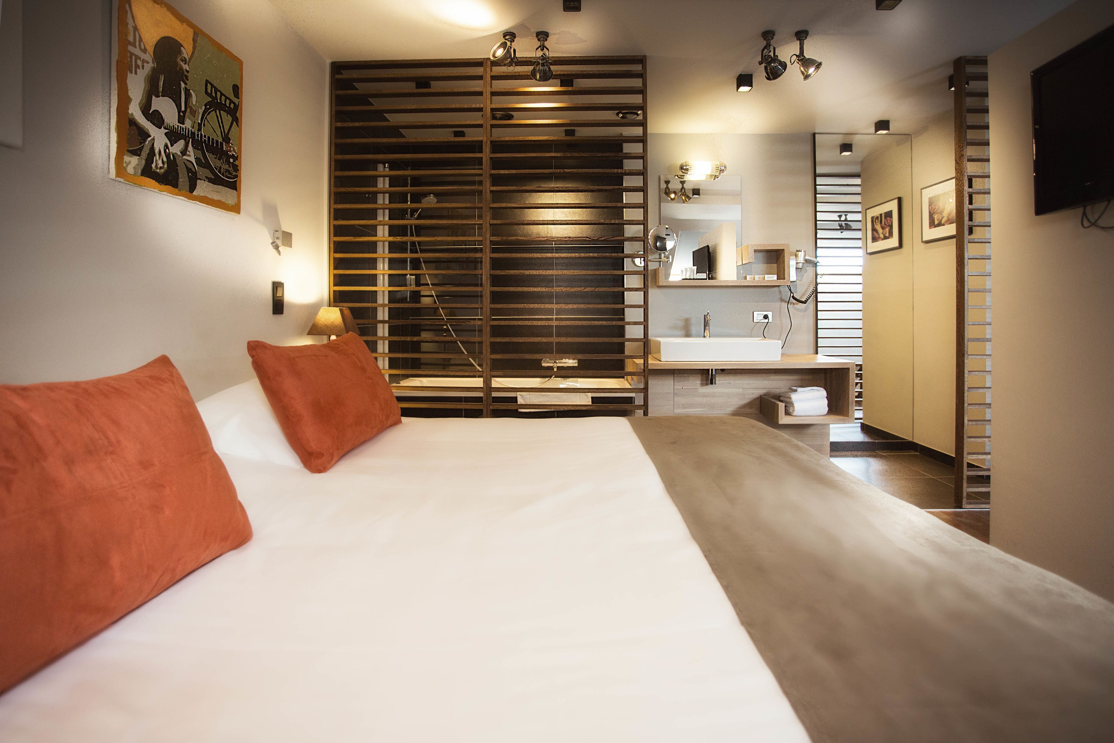 junior suite | premium bedding, minibar, in-room safe, individually decorated