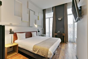 Premium bedding, minibar, in-room safe, individually decorated - Saint Gery Boutique Hotel (Brussels)
