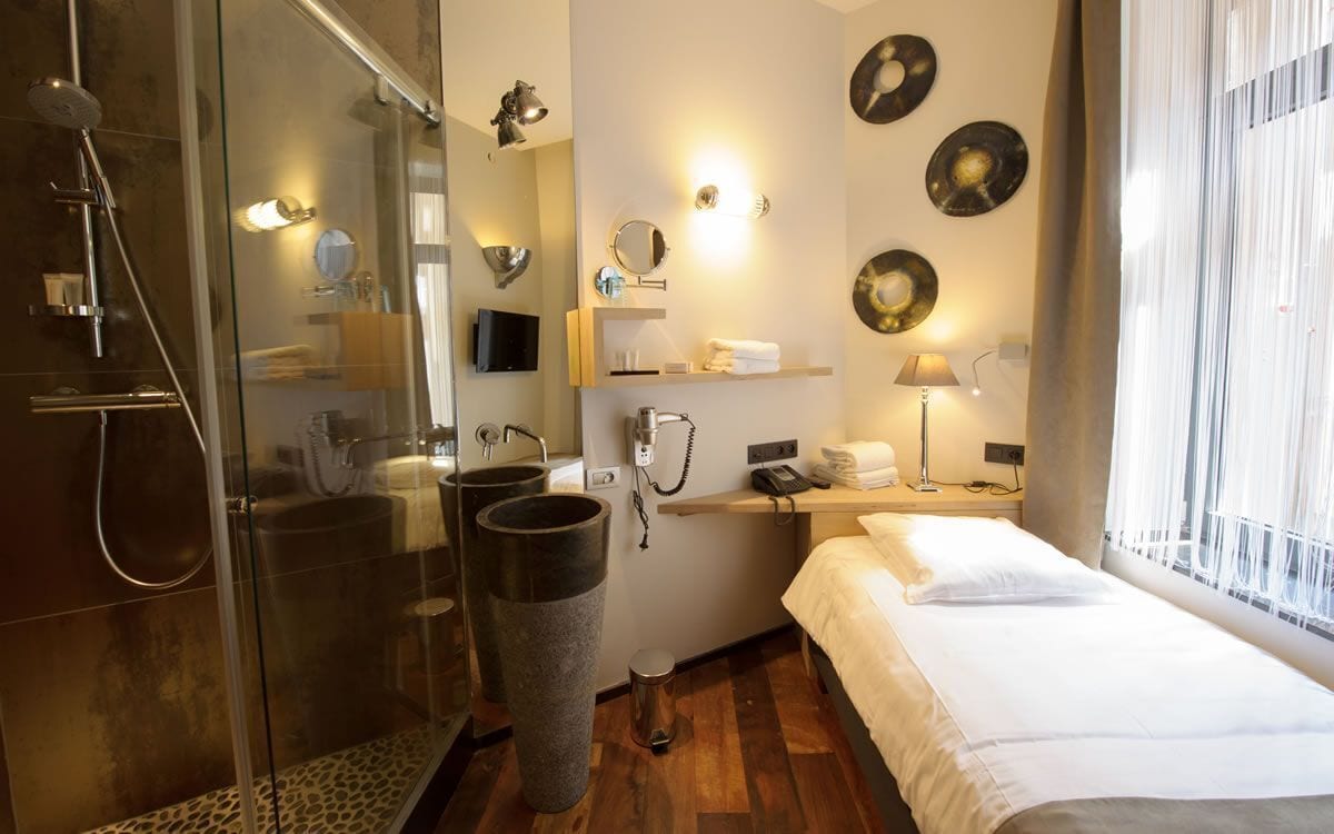 single room | premium bedding, minibar, in-room safe, individually decorated