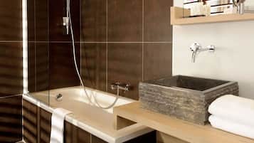 Literie de qualité supérieure, minibar, coffres-forts dans les chambres