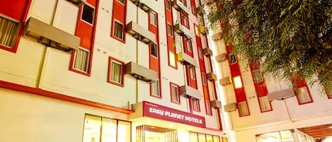 Mặt tiền nơi lưu trú