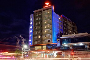 Exterior - Red Planet Cebu (Cebu City)