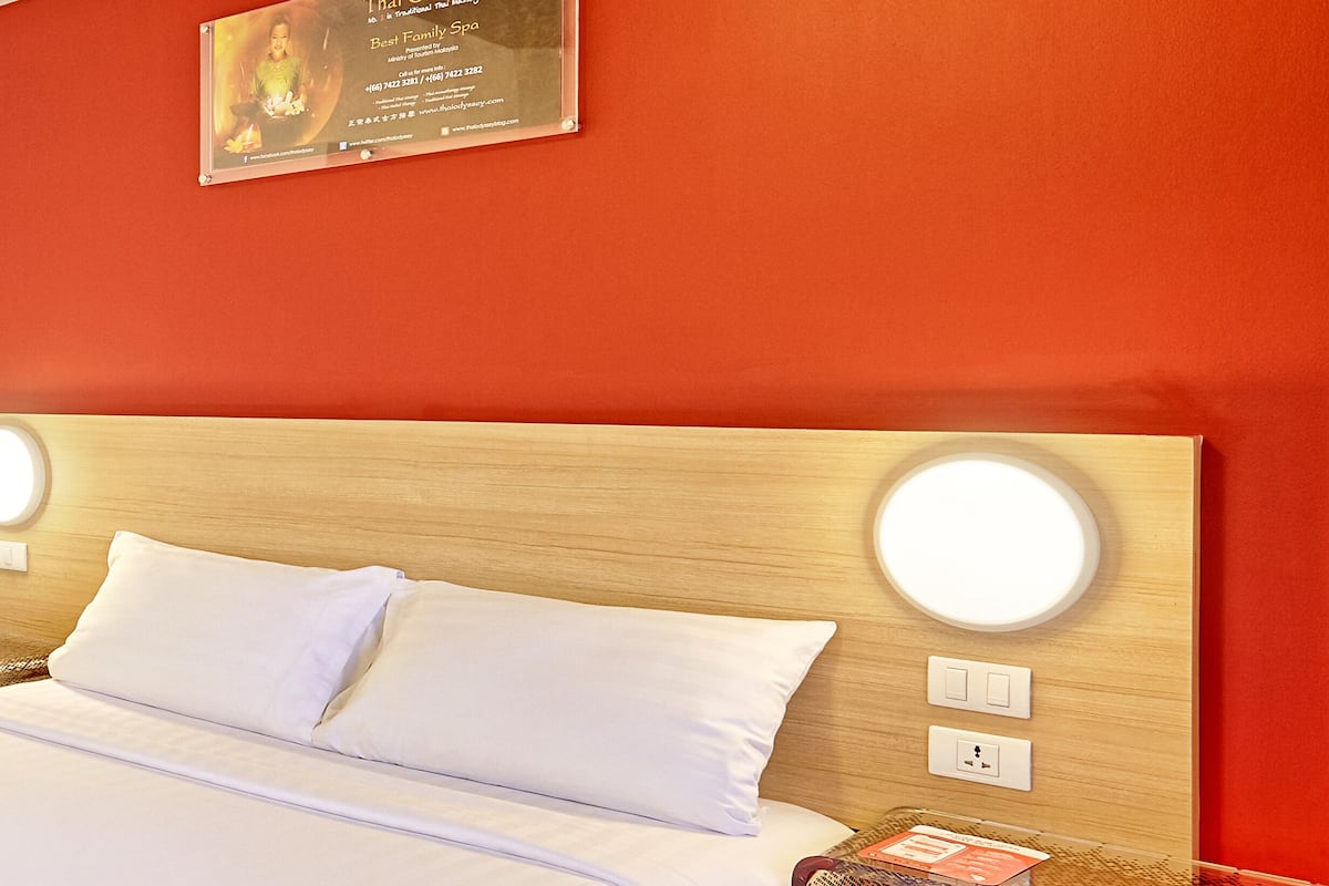 In-room safe, desk, blackout curtains, free WiFi