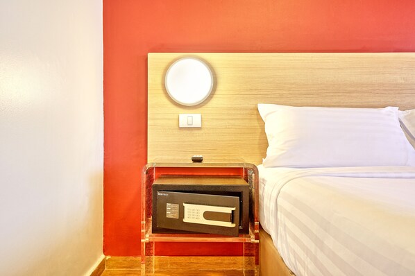 Superior Double Room | In-room safe, desk, blackout drapes, free WiFi