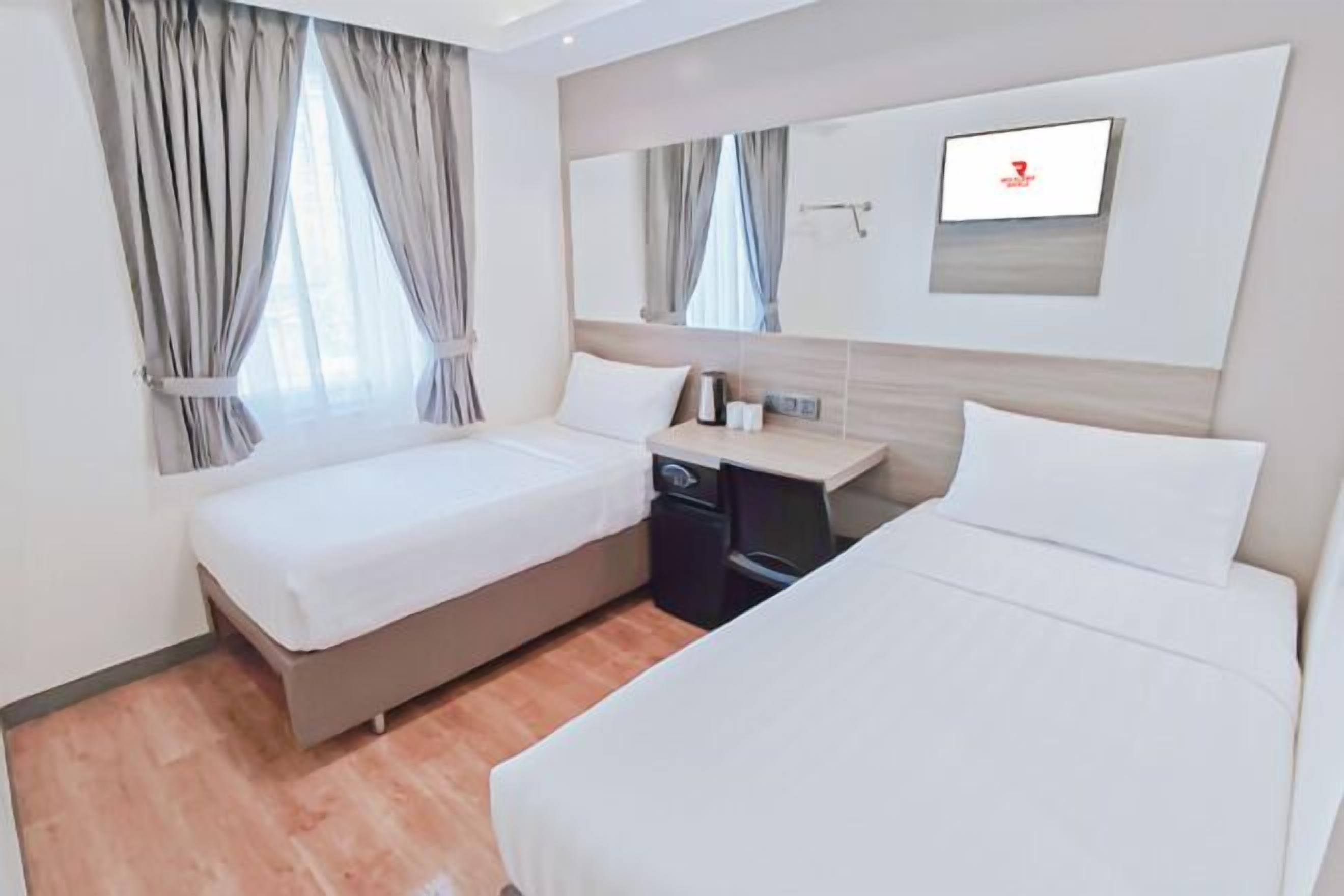 Premium bedding, in-room safe, desk, laptop workspace