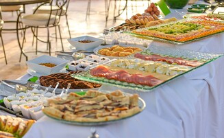 Se ofrece un desayuno a la carta (120 MAD por persona)