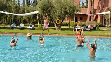 Outdoor pool, pool umbrellas, sun loungers