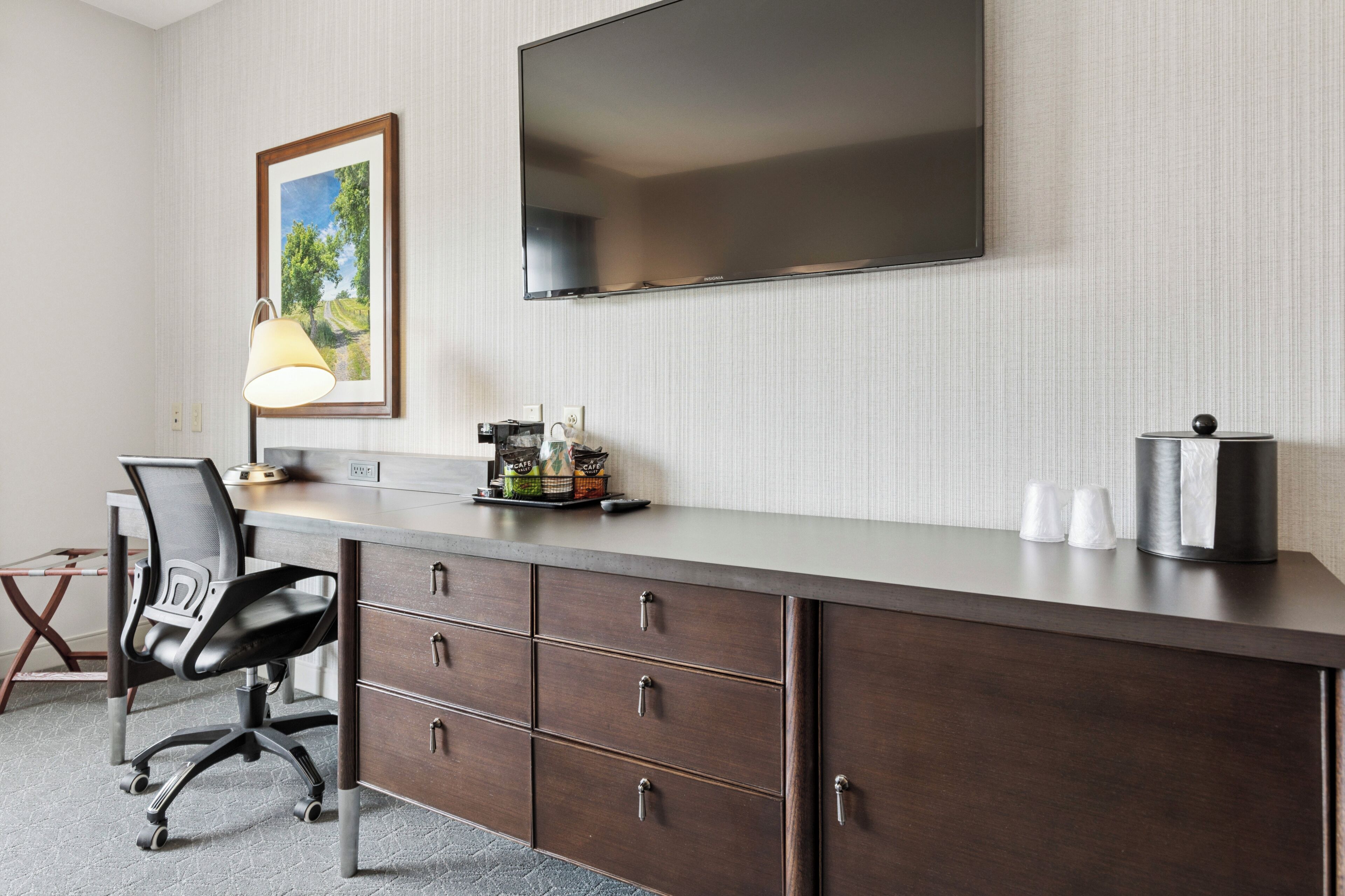 premium bedding, in-room safe, desk, laptop workspace